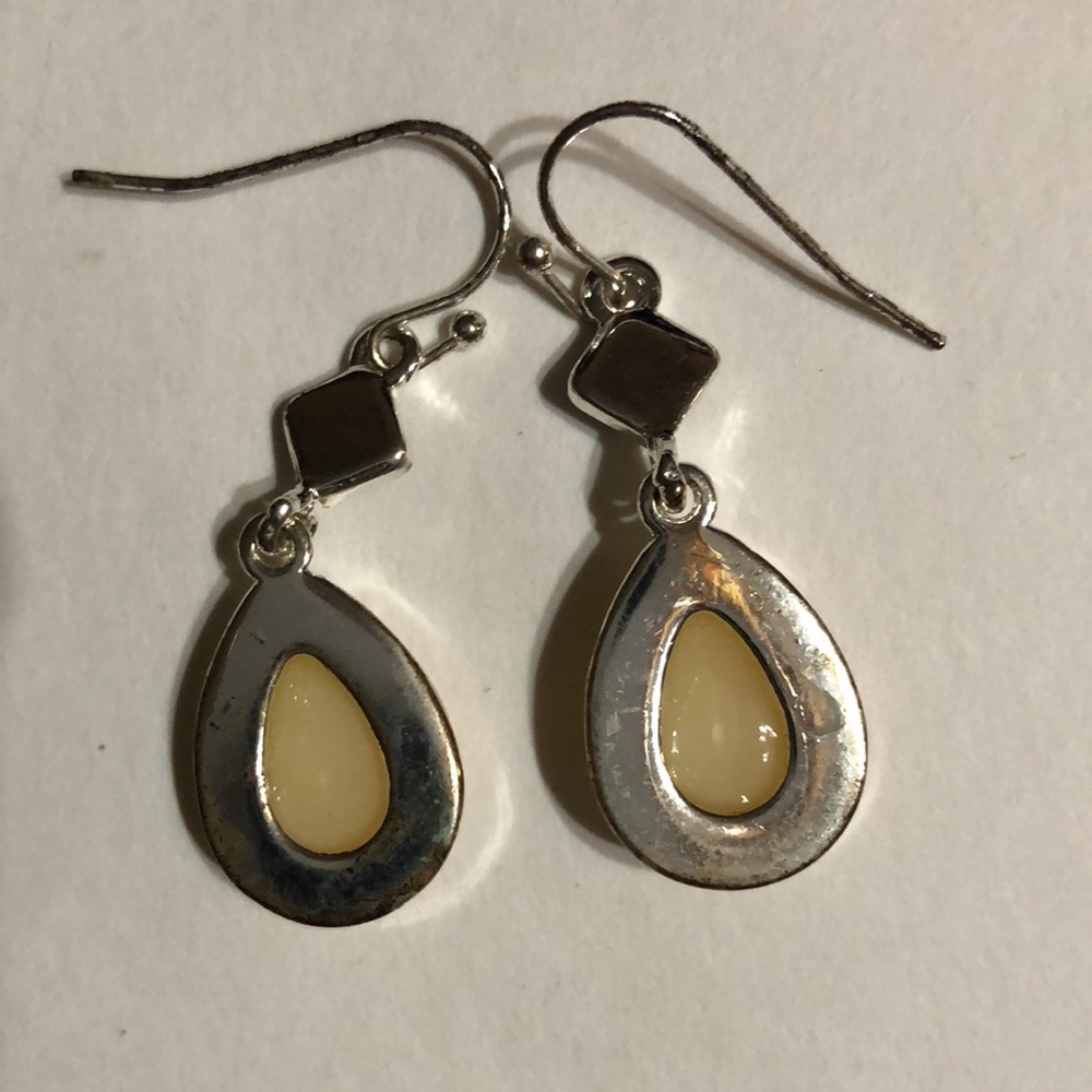 Black and cream earrings - Picture 2 of 5